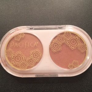 Pacifica blush/ bronzer. Coconut blush